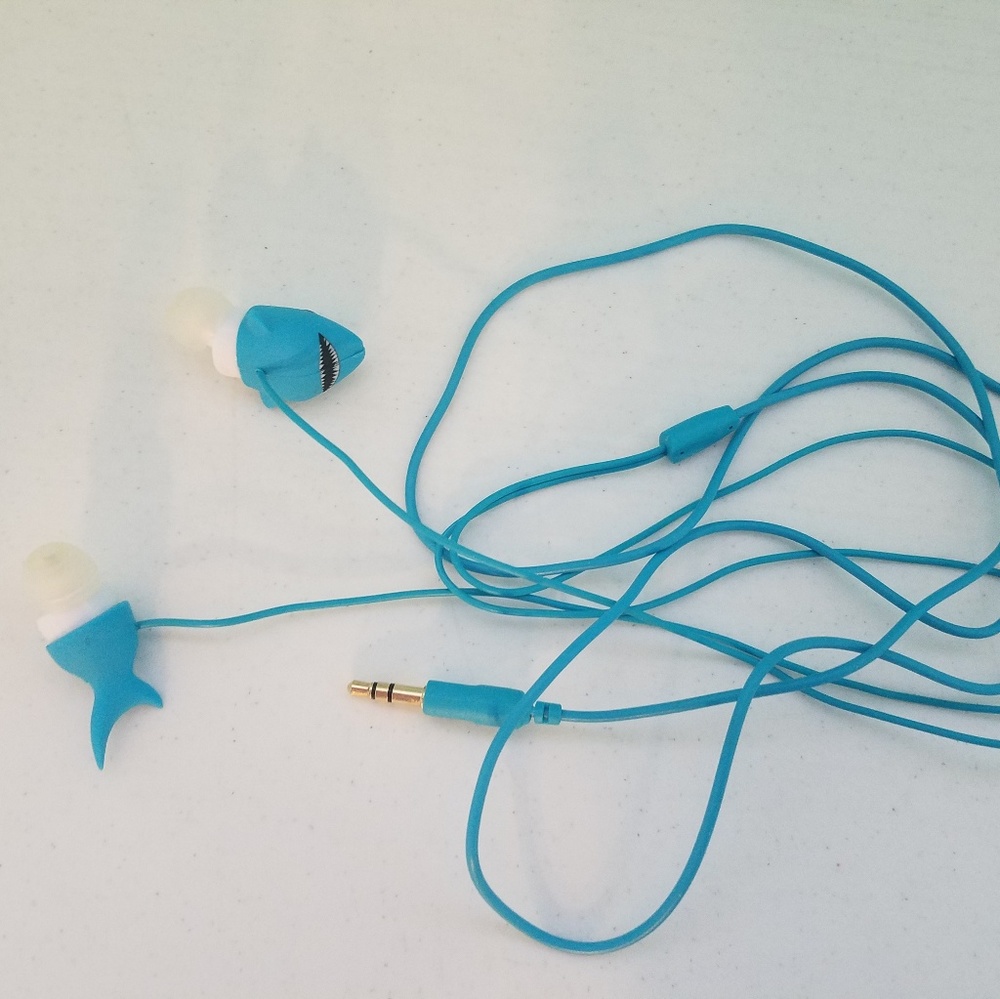 Clean out sale new Blue Novelty Shark Earbuds